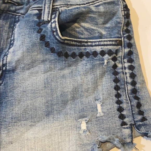 Lord & Taylor Jean shorts - Picture 2 of 4